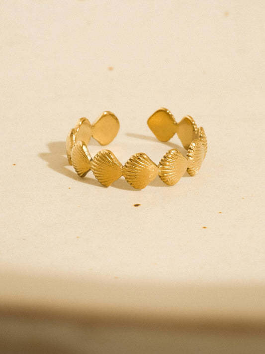 Flânerie by MAIQ - Aquelle 18K Gold Non-Tarnish Shell Band Open Ring