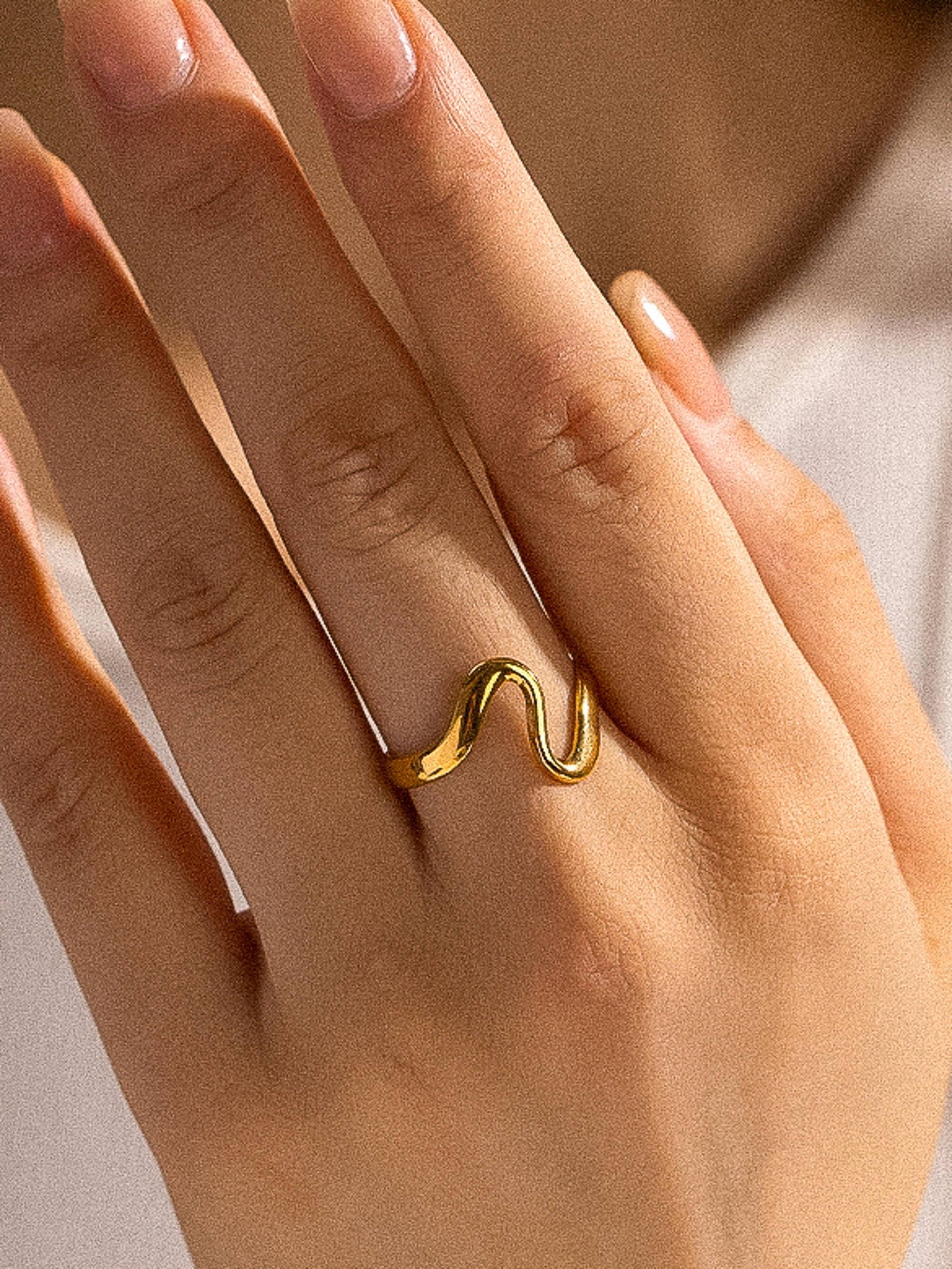 Flânerie by MAIQ - Arther 18K Gold Non-Tarnish Abstract Thin Ring