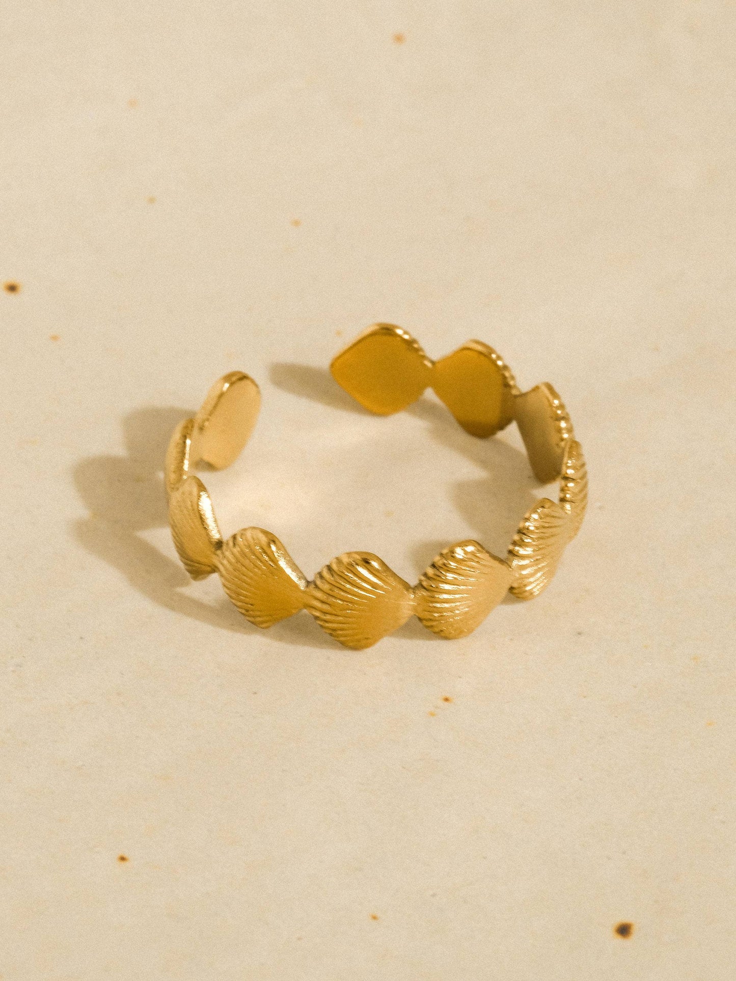 Flânerie by MAIQ - Aquelle 18K Gold Non-Tarnish Shell Band Open Ring